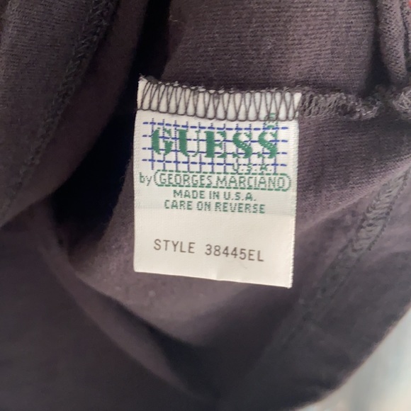 🔥VINTAGE🔥Embroidered Guess Jeans USA Made in USA 100% Cotton T-shirt. - Picture 4 of 6